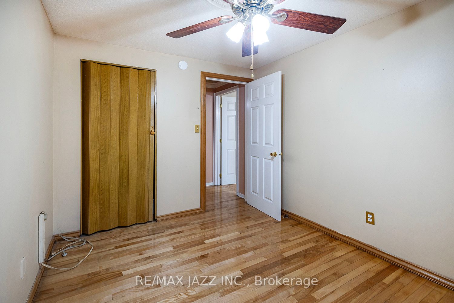 982 Renfrew Court
