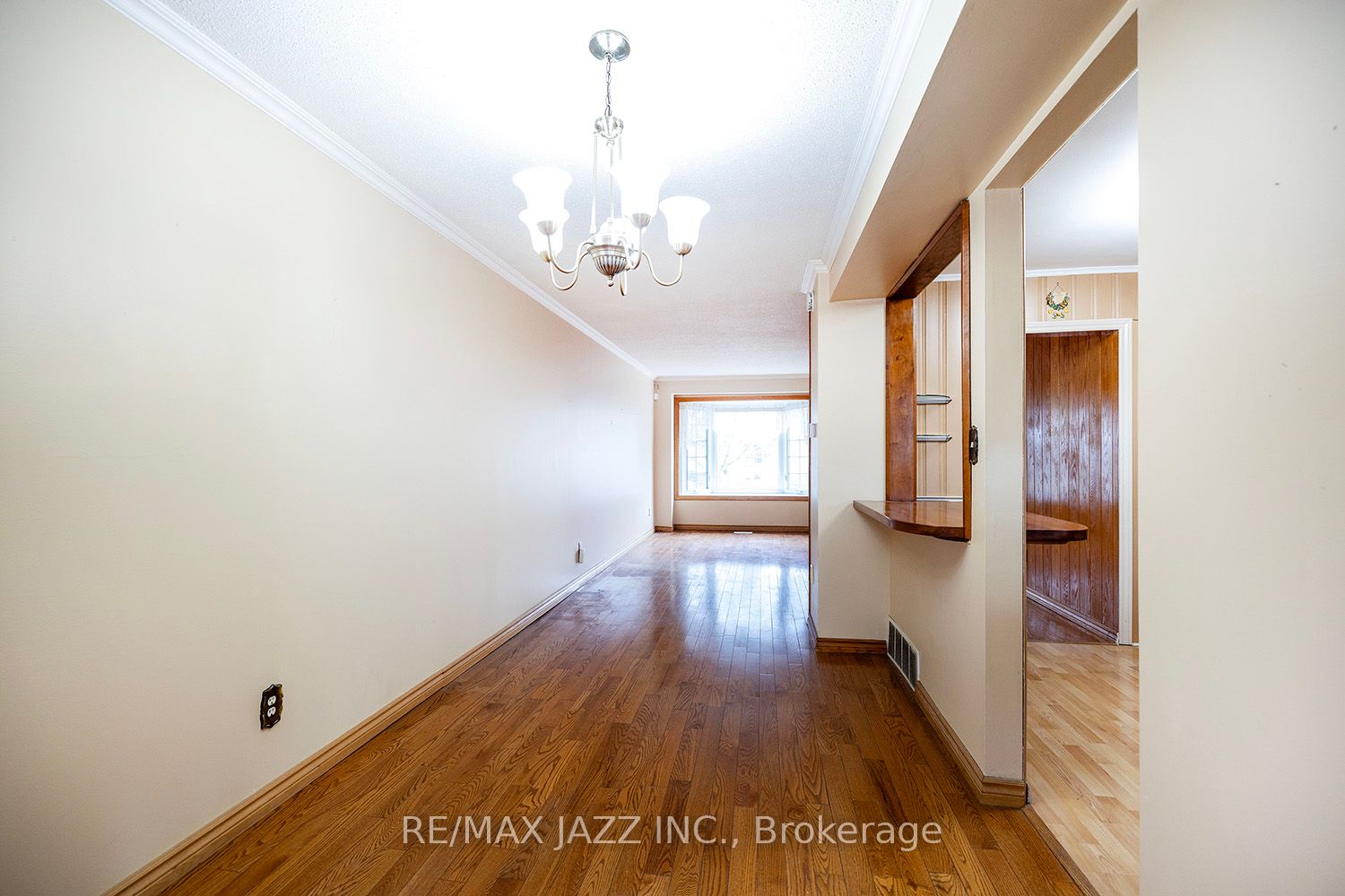 982 Renfrew Court