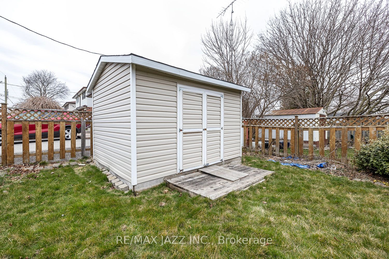 982 Renfrew Court