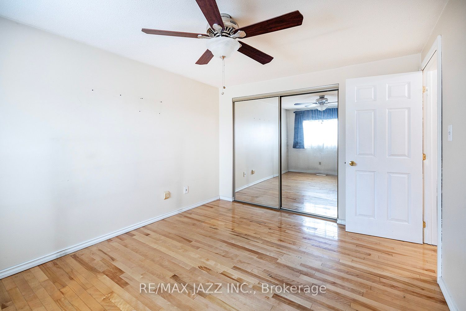 982 Renfrew Court