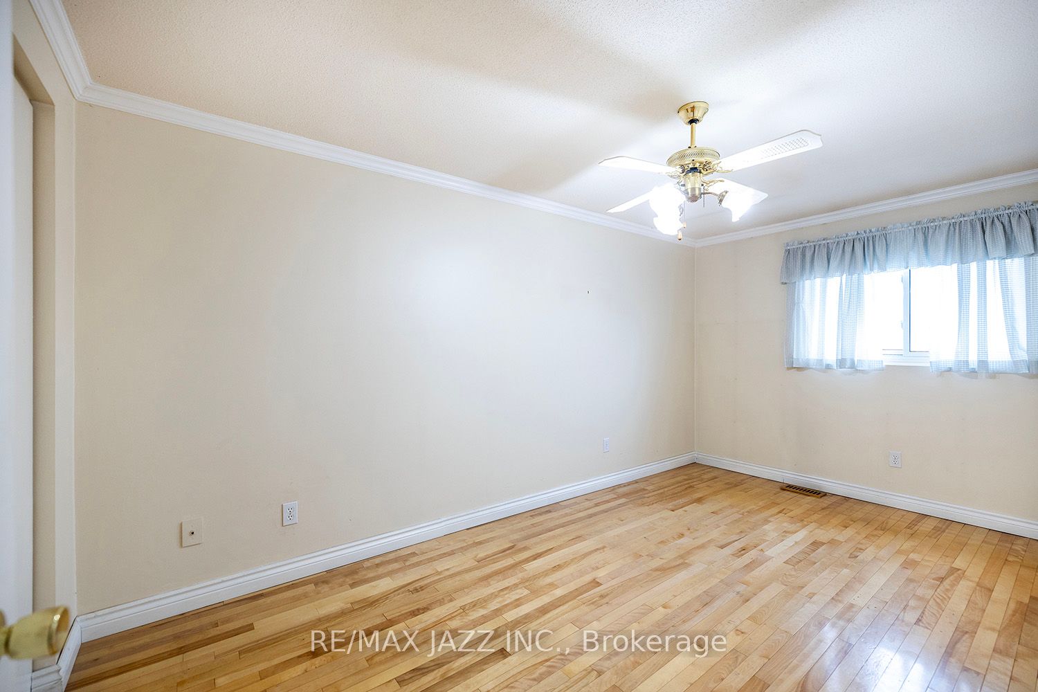 982 Renfrew Court