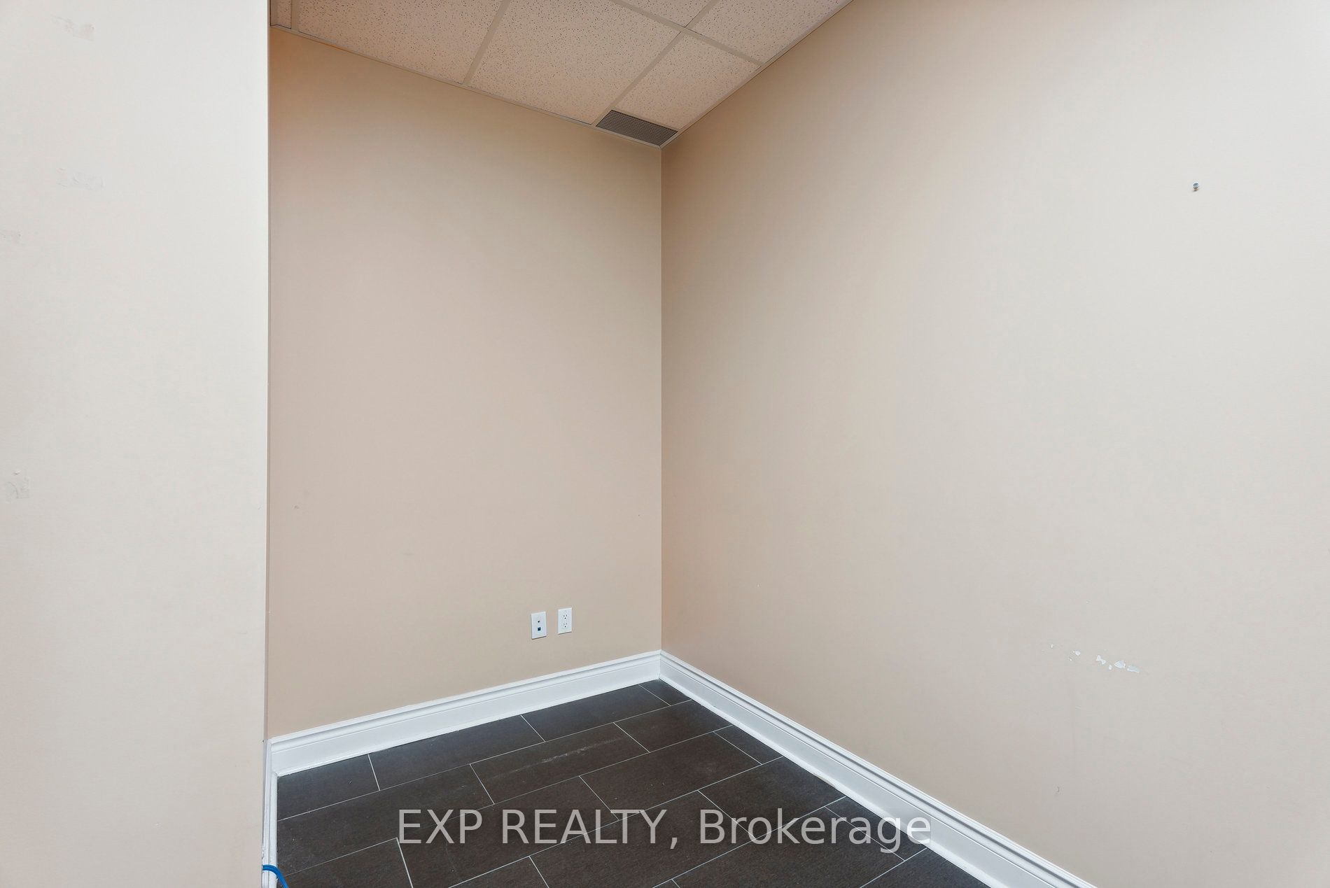 1585 Markham Rd, #303