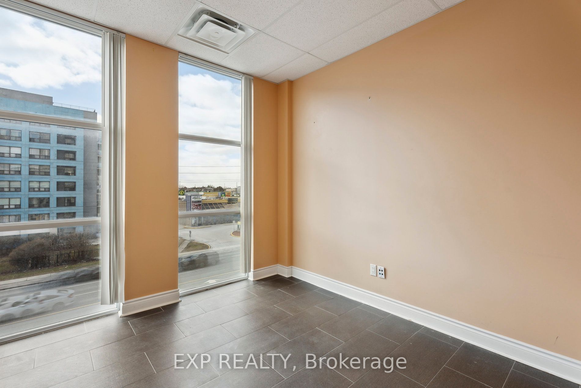 1585 Markham Rd, #303