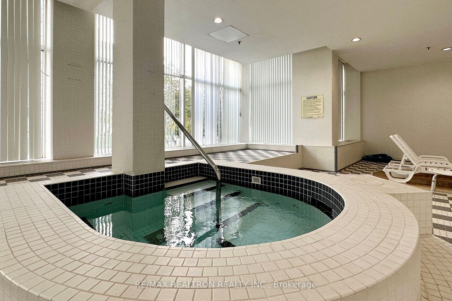25 Cumberland Lane E, #505