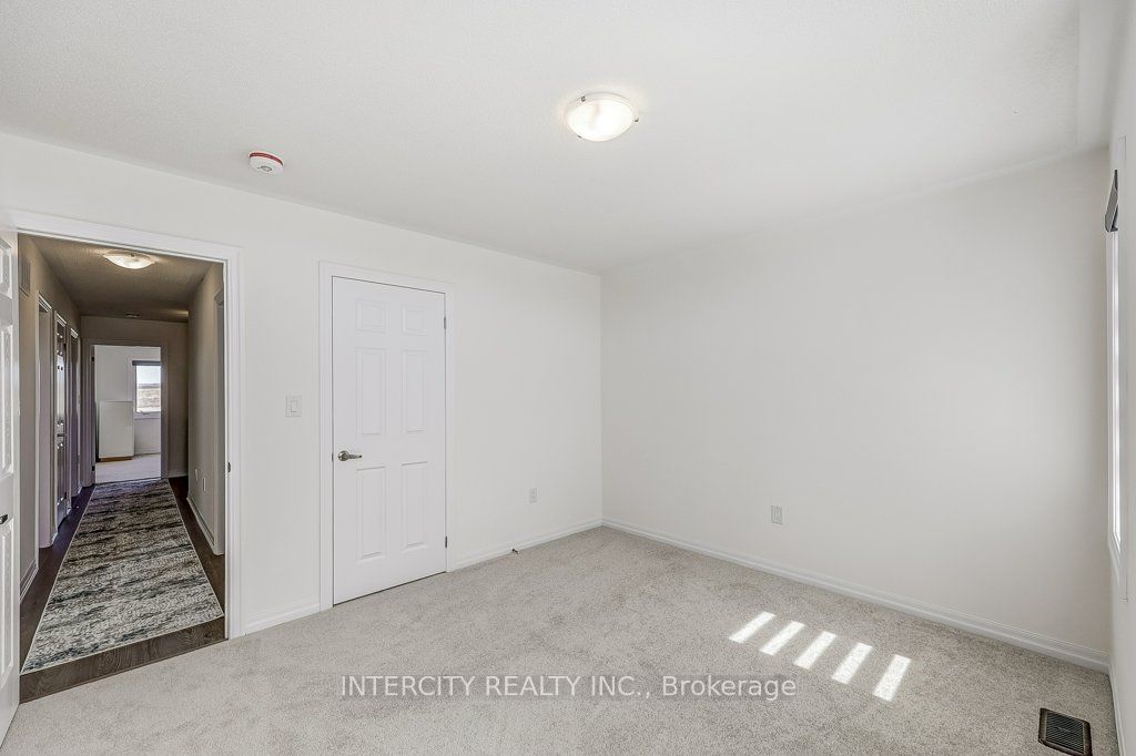 10 Ed Ewert Avenue