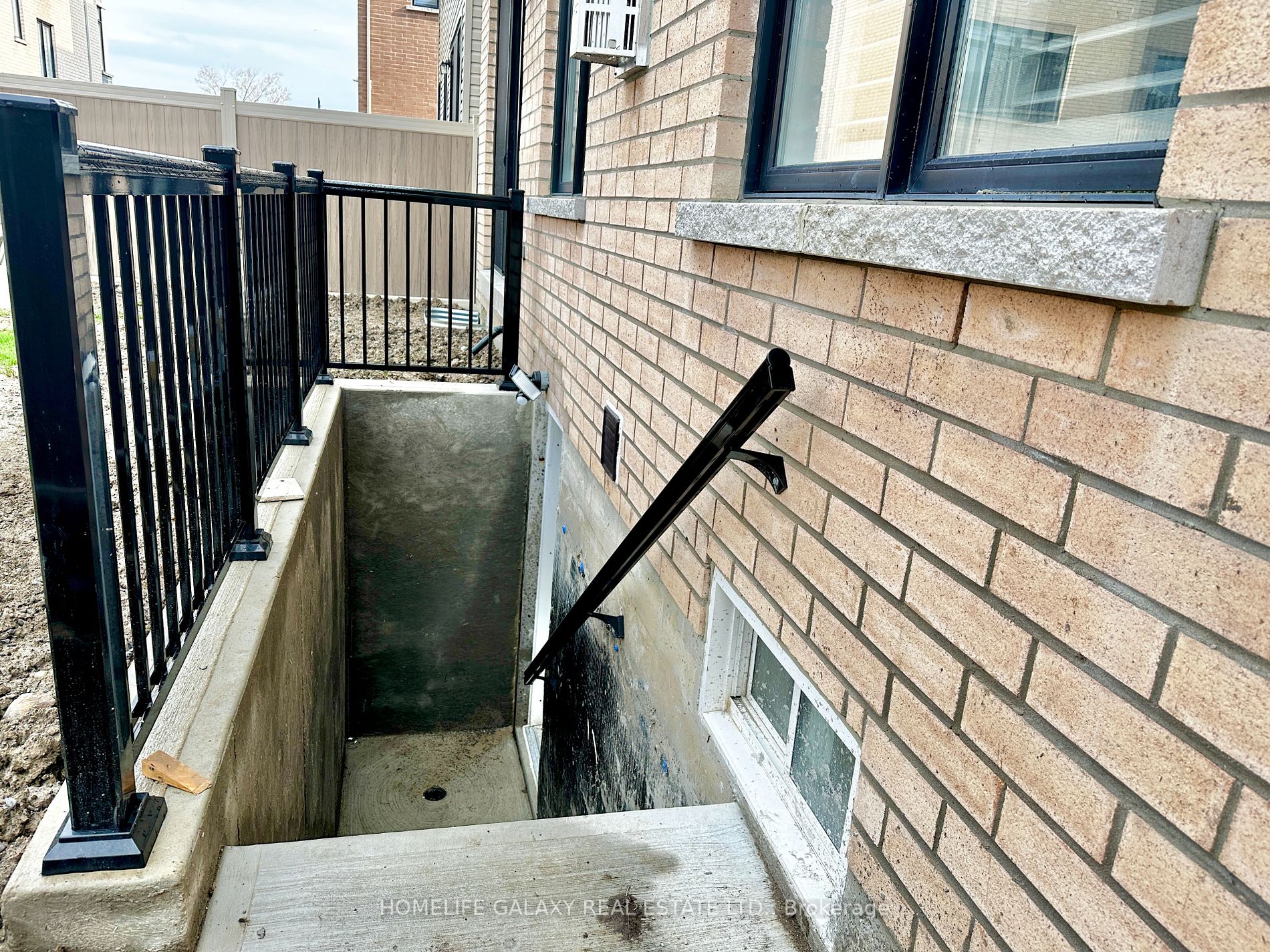 165 East Shore Dr, #Bsmt