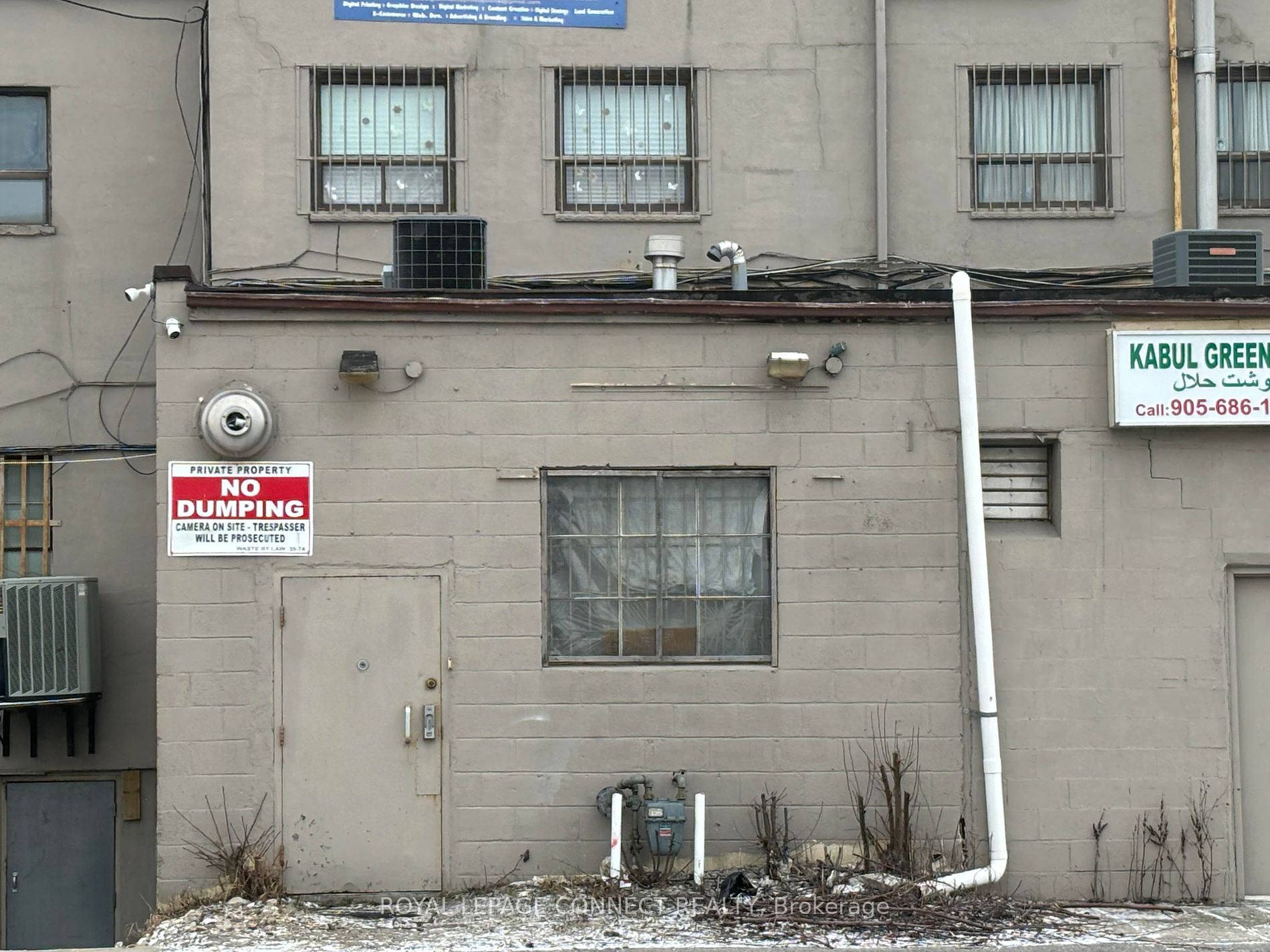 68 Harwood Ave S