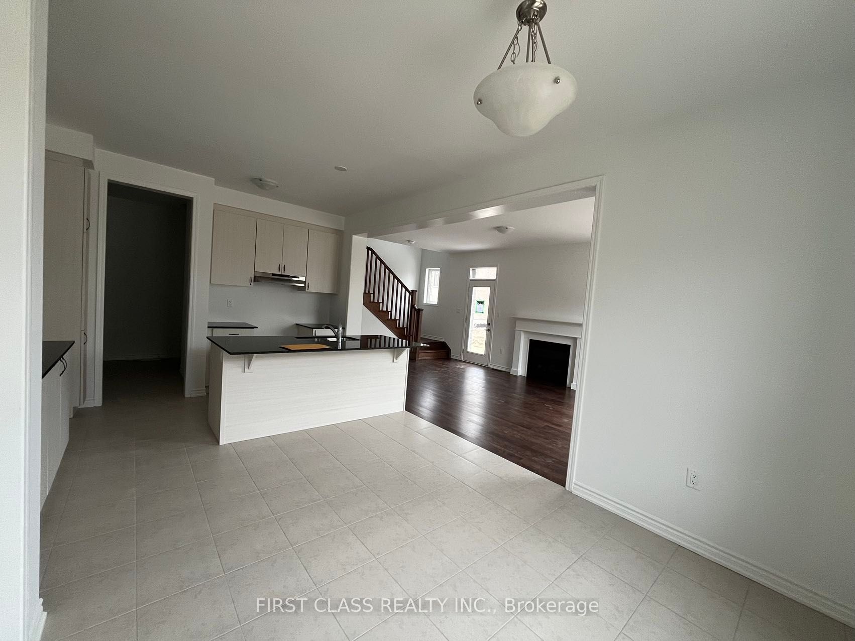 1400 Mockingbird Sq