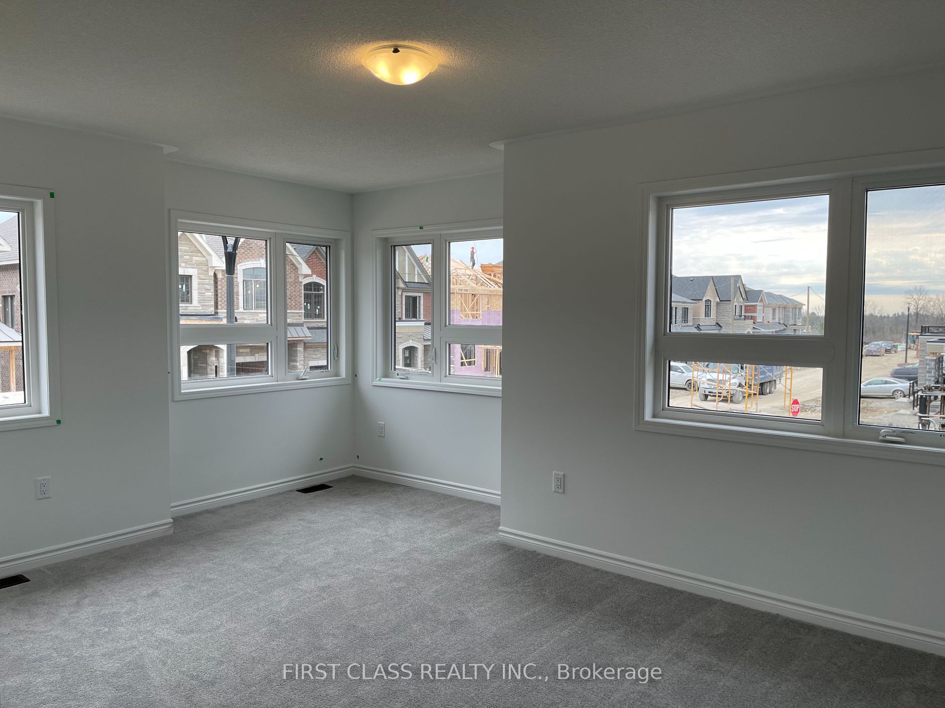 1400 Mockingbird Sq
