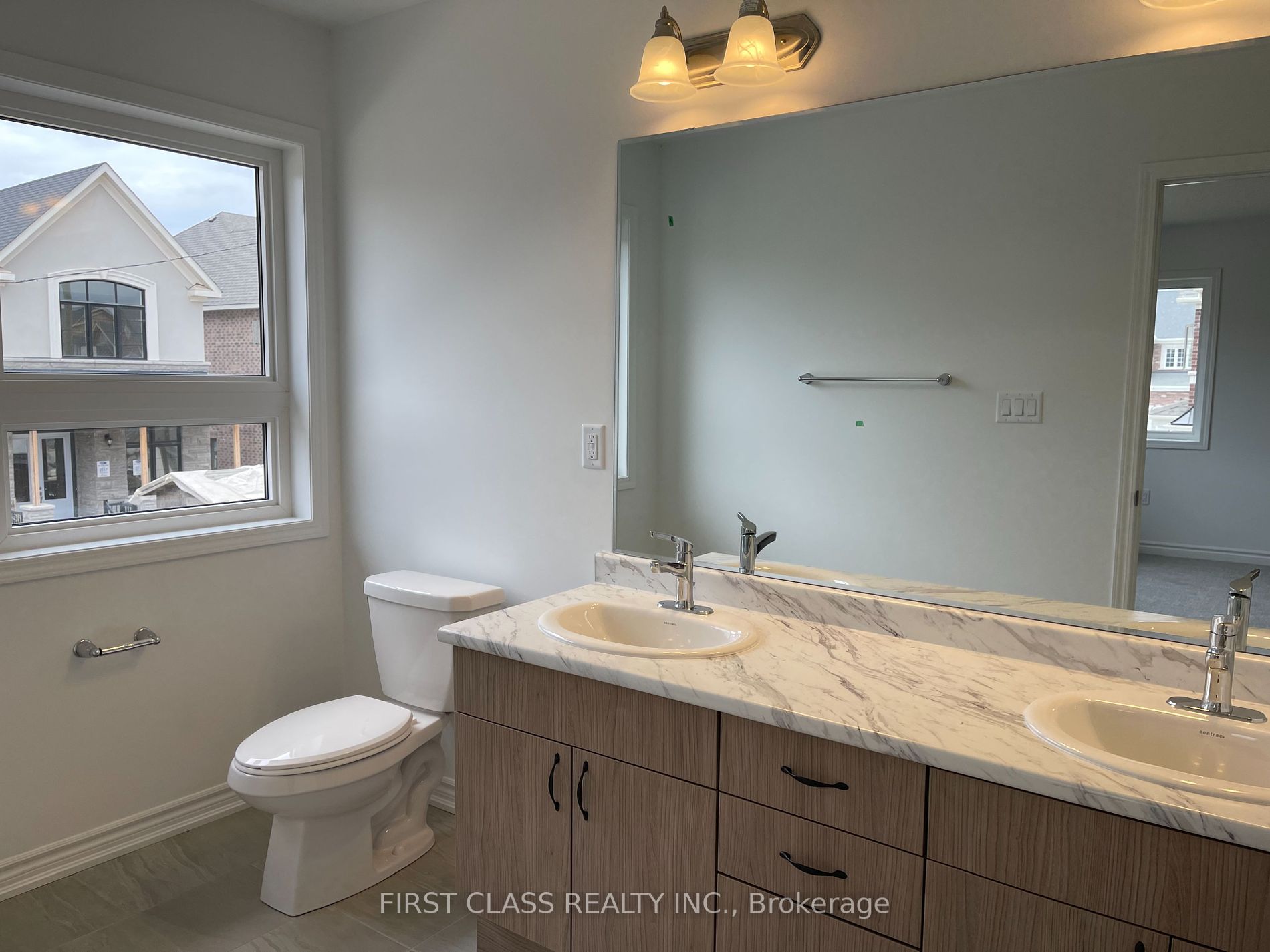 1400 Mockingbird Sq