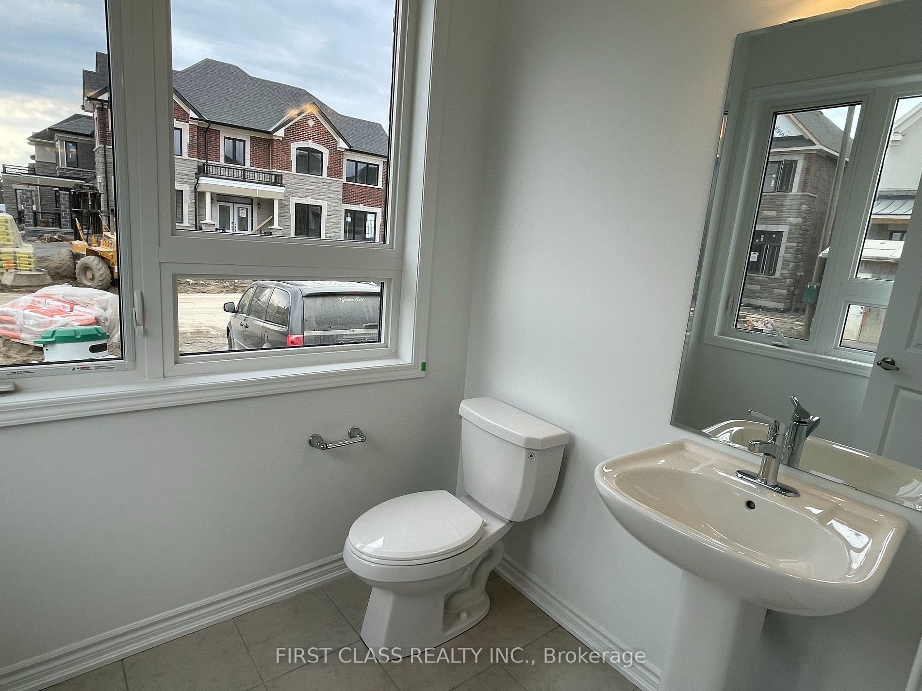 1400 Mockingbird Sq