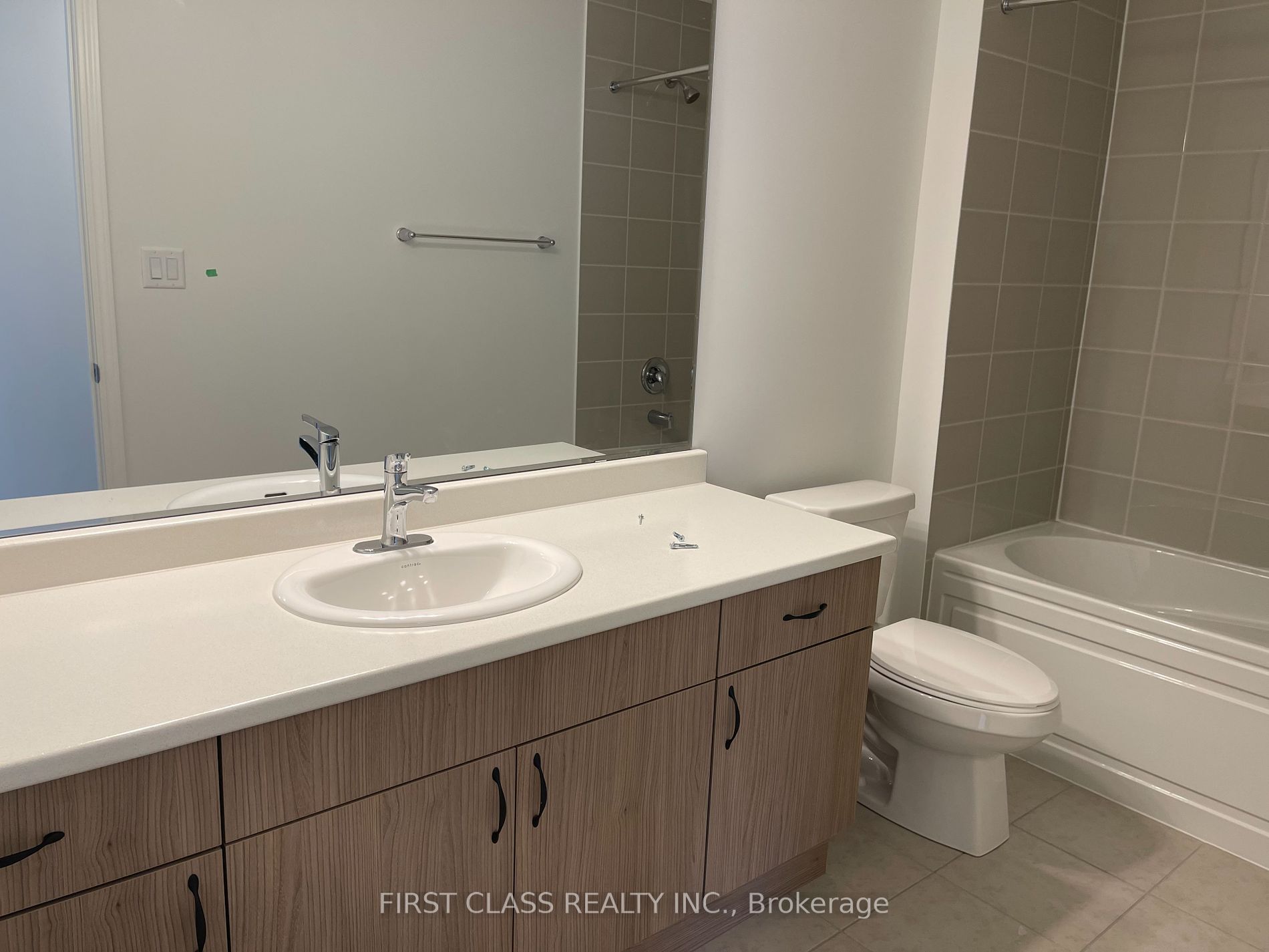 1400 Mockingbird Sq