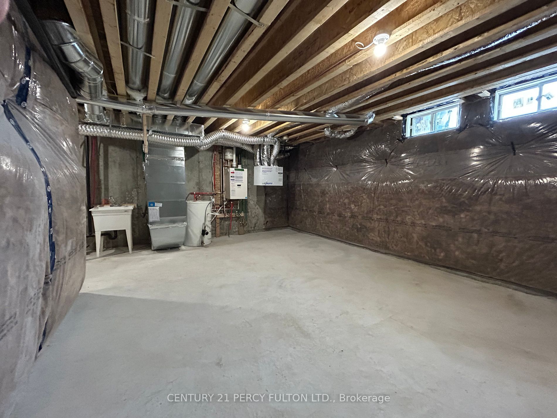 19 Elkington Cres