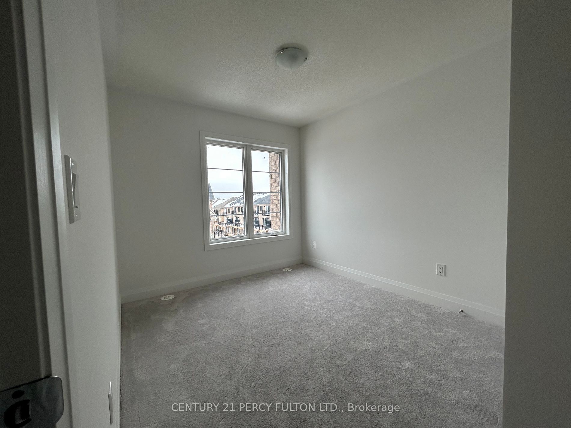 19 Elkington Cres
