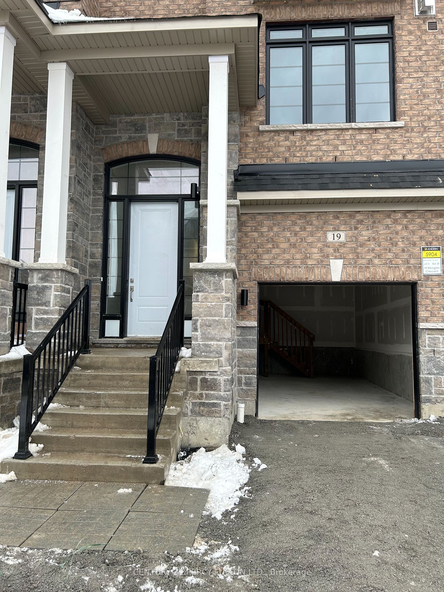 19 Elkington Cres