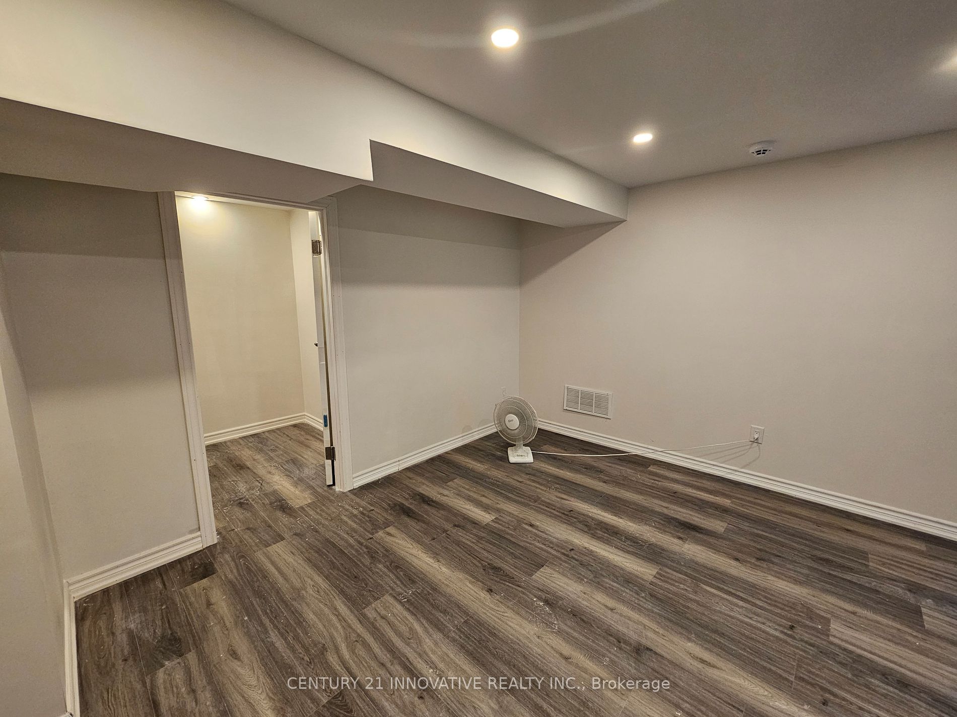 1894 Woodview Avenue #Bsmt