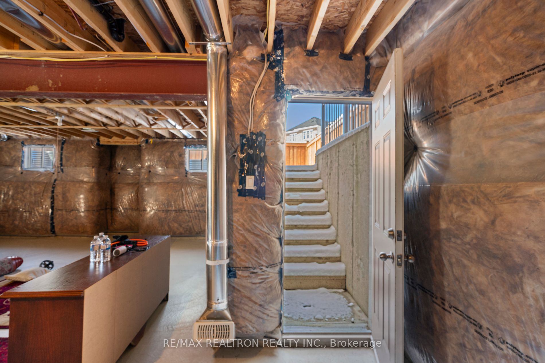 688 Audley Rd S