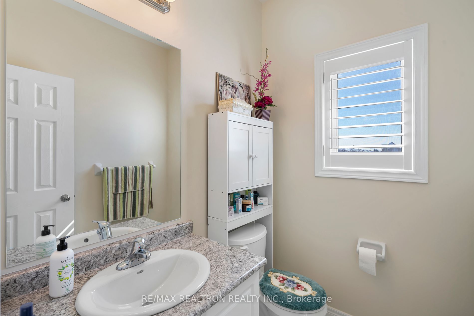688 Audley Rd S