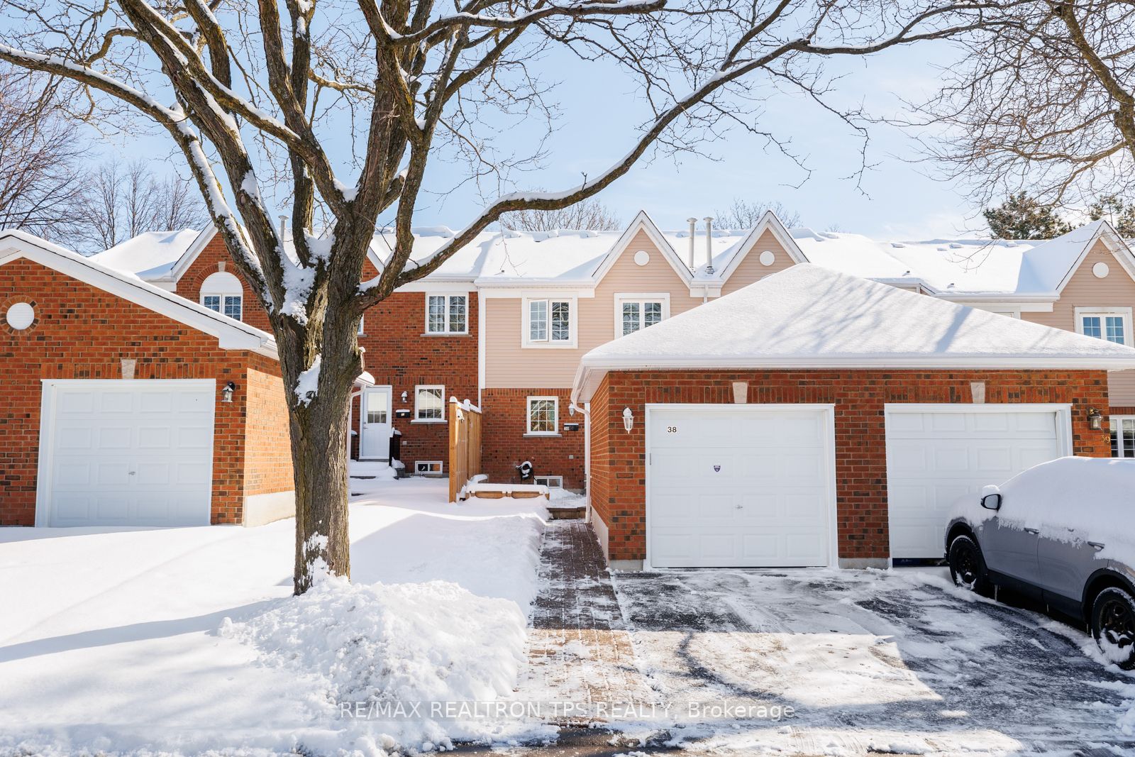 10 Bassett Blvd, #38