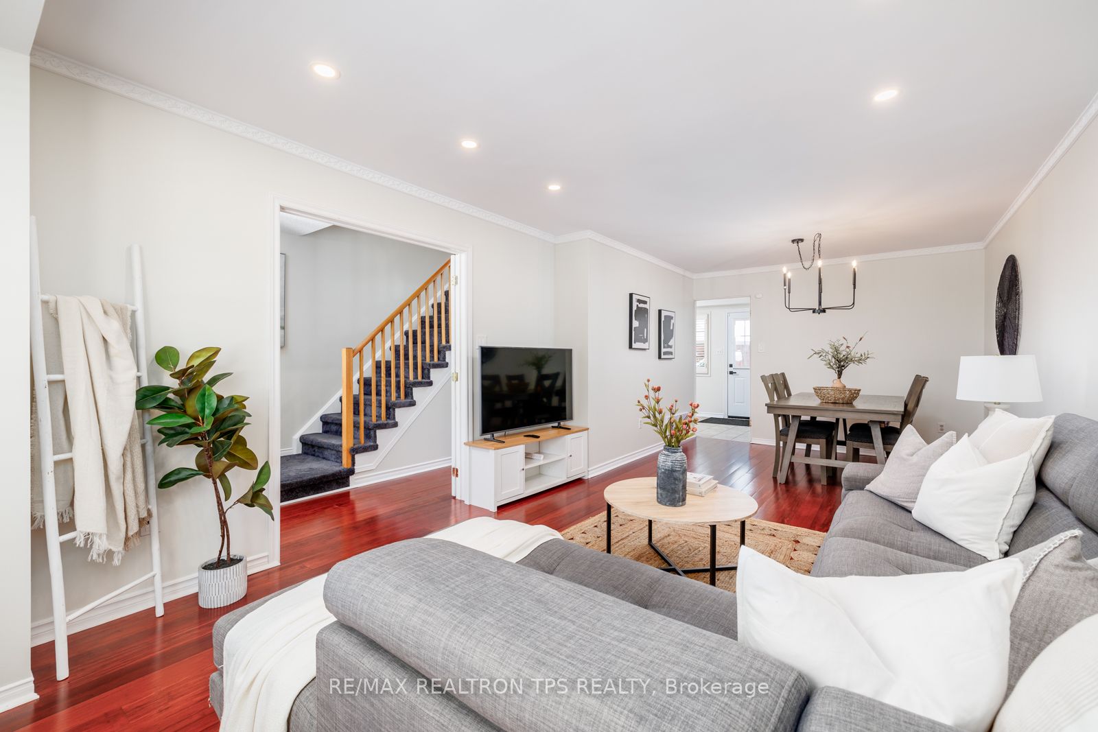 10 Bassett Blvd, #38