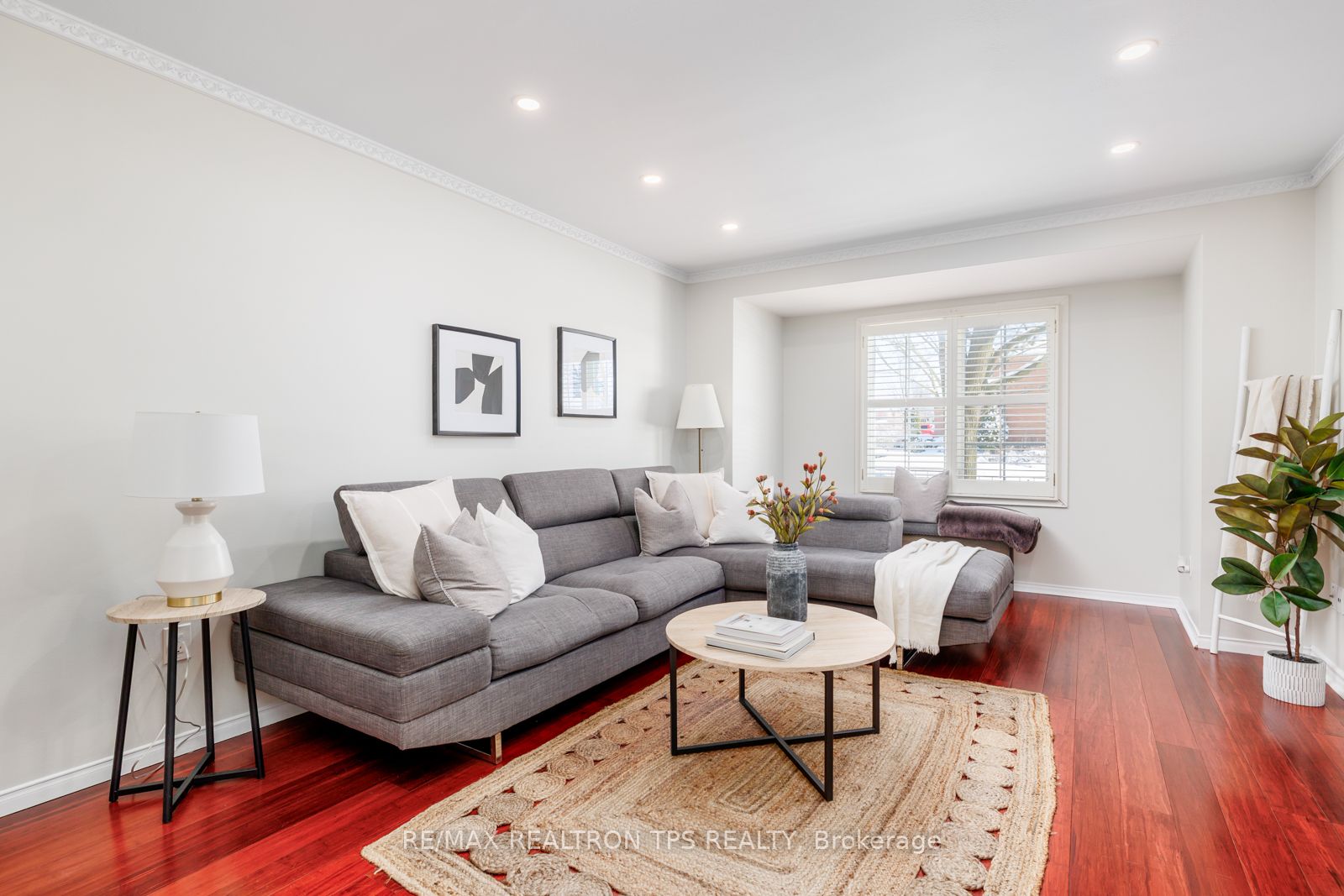 10 Bassett Blvd, #38