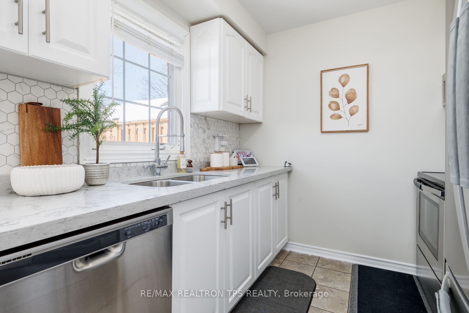 10 Bassett Blvd, #38