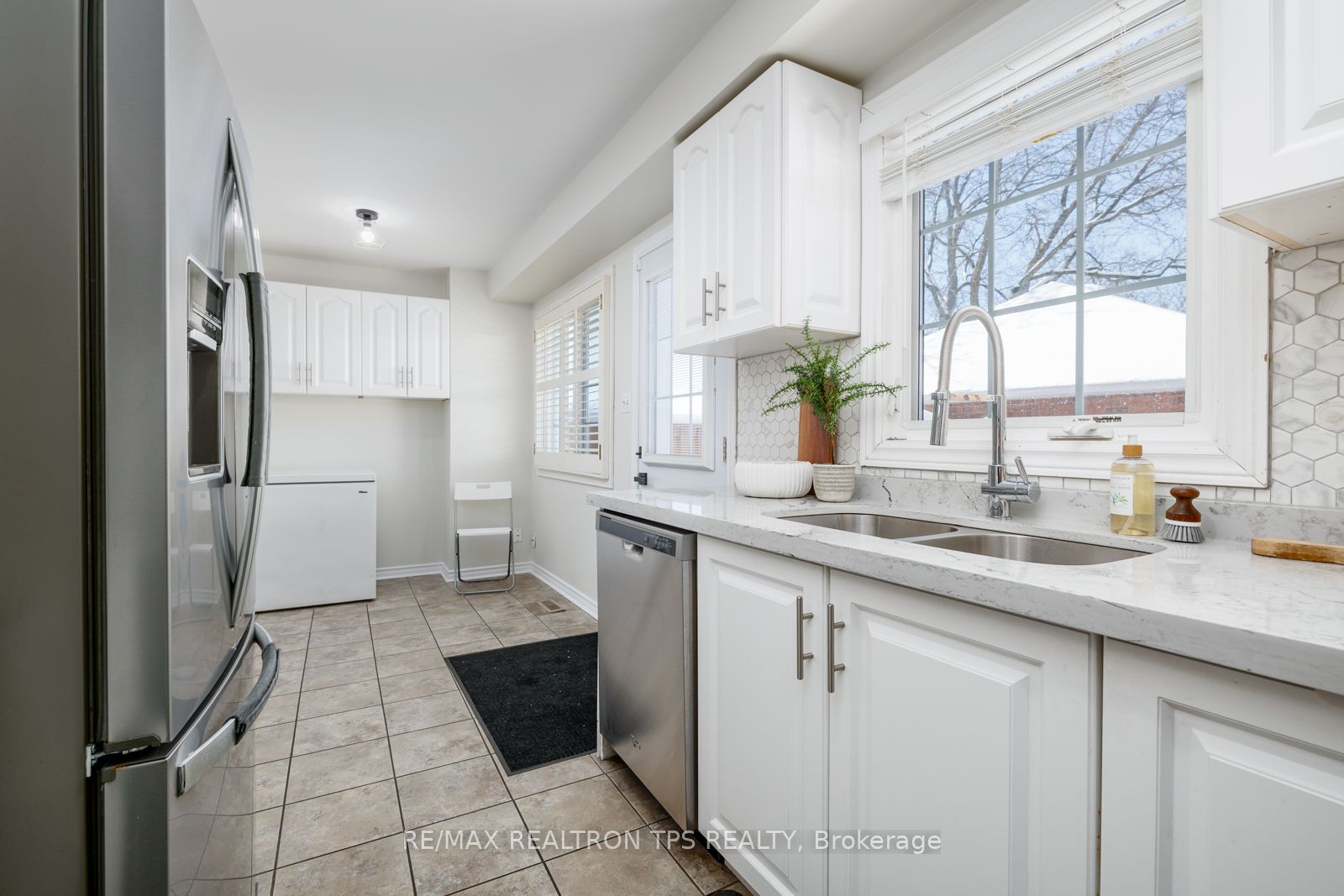 10 Bassett Blvd, #38