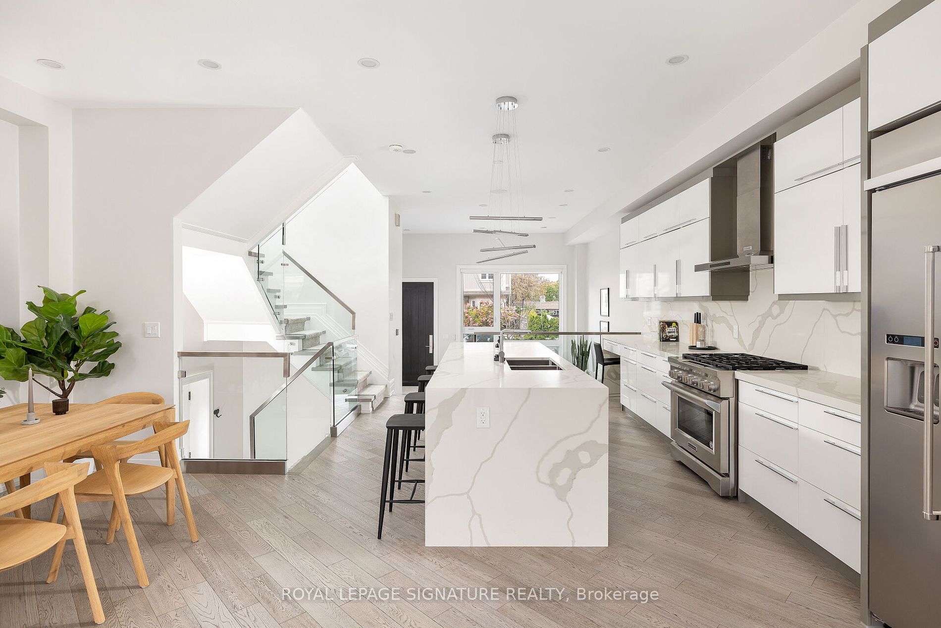 65 Derwyn Road