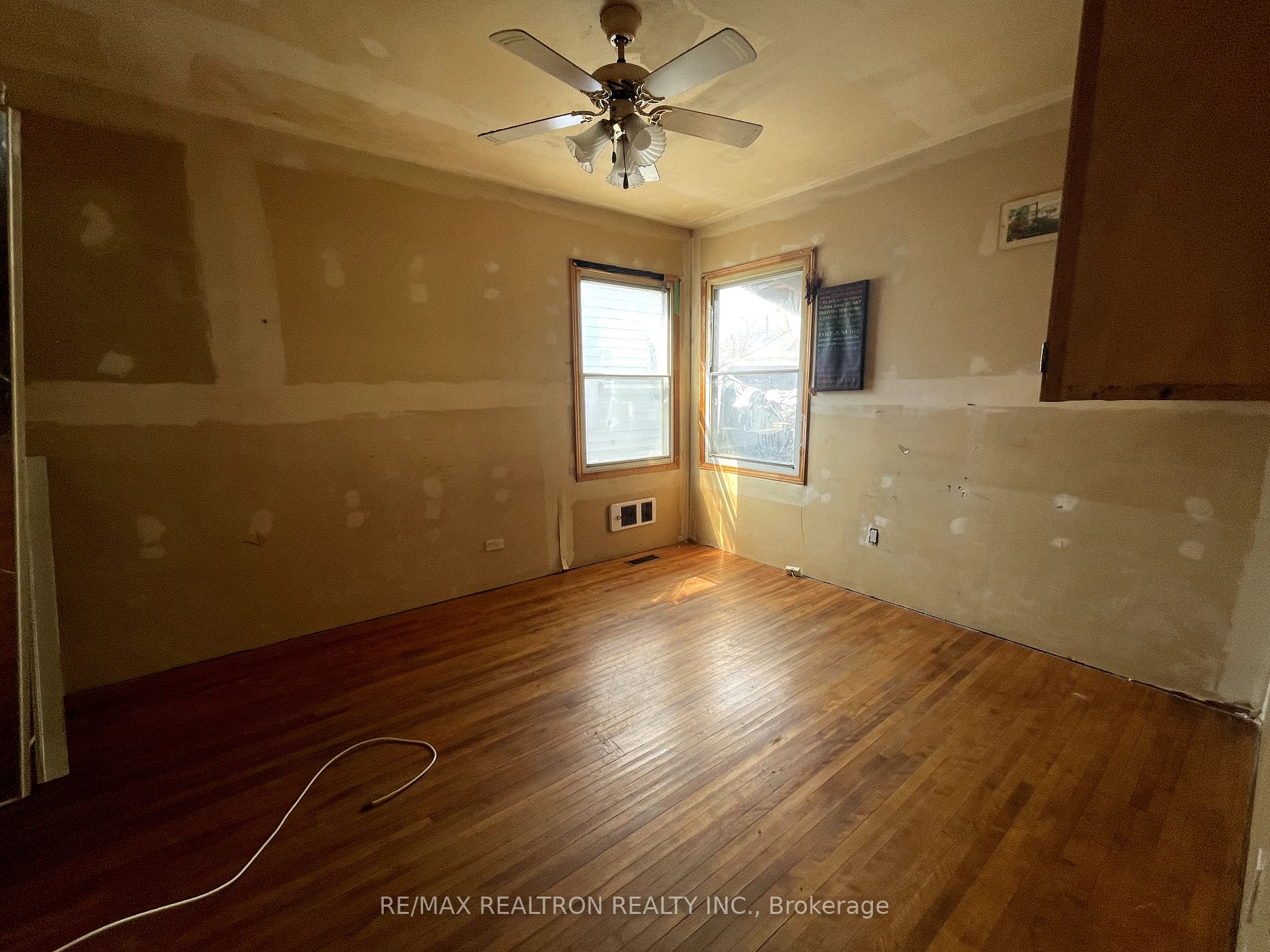 6 Glynn Rd