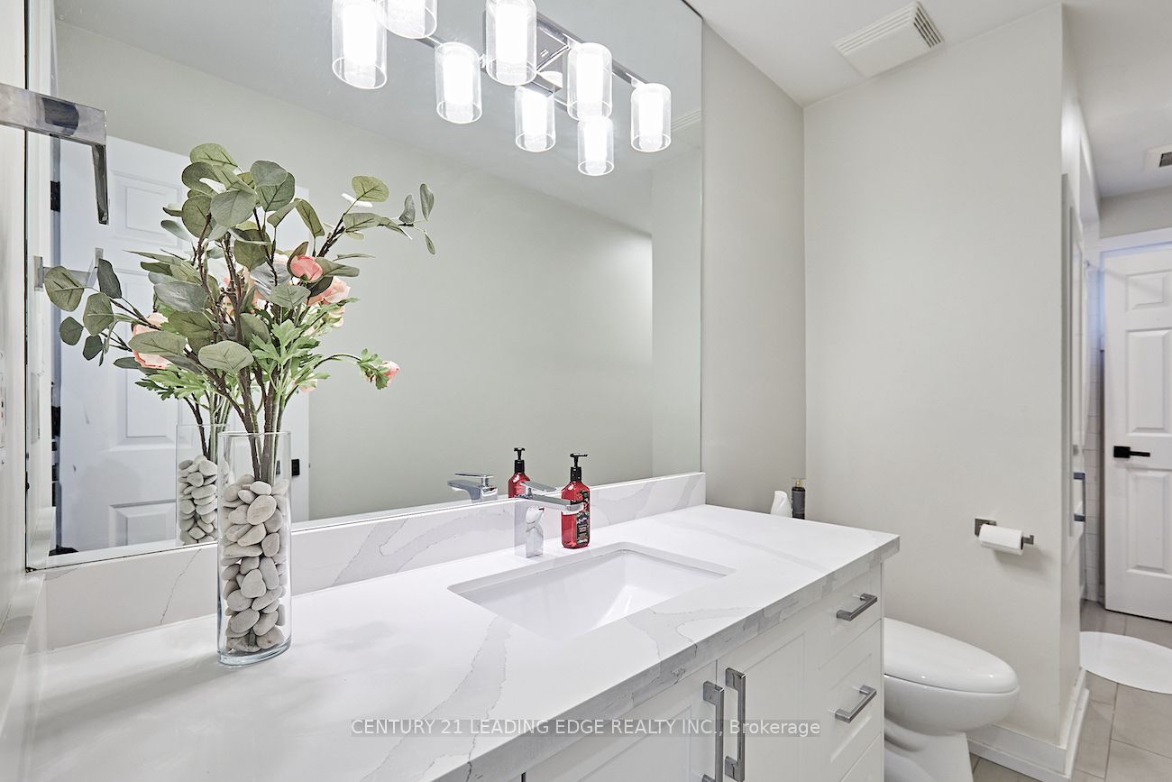 40 Waywell St, #Upper