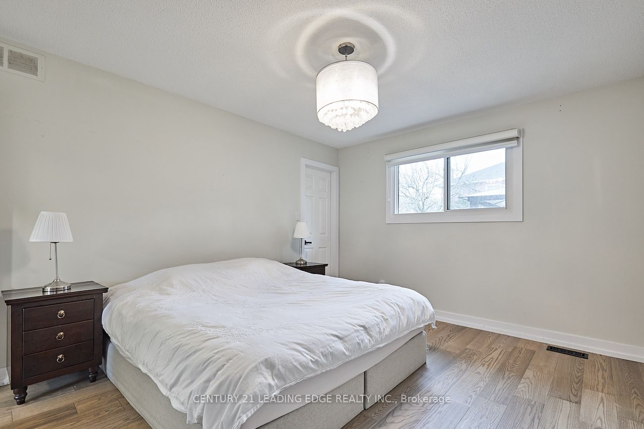 40 Waywell St, #Upper