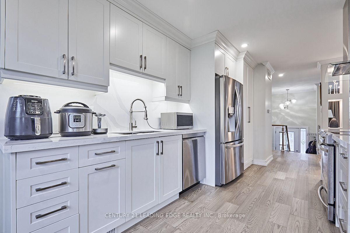 40 Waywell St, #Upper