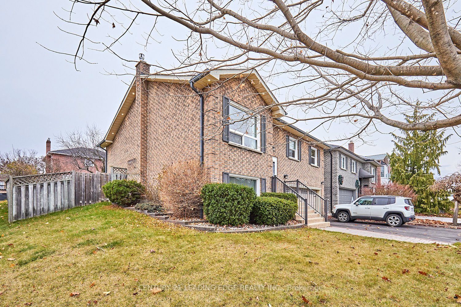 40 Waywell St, #Upper