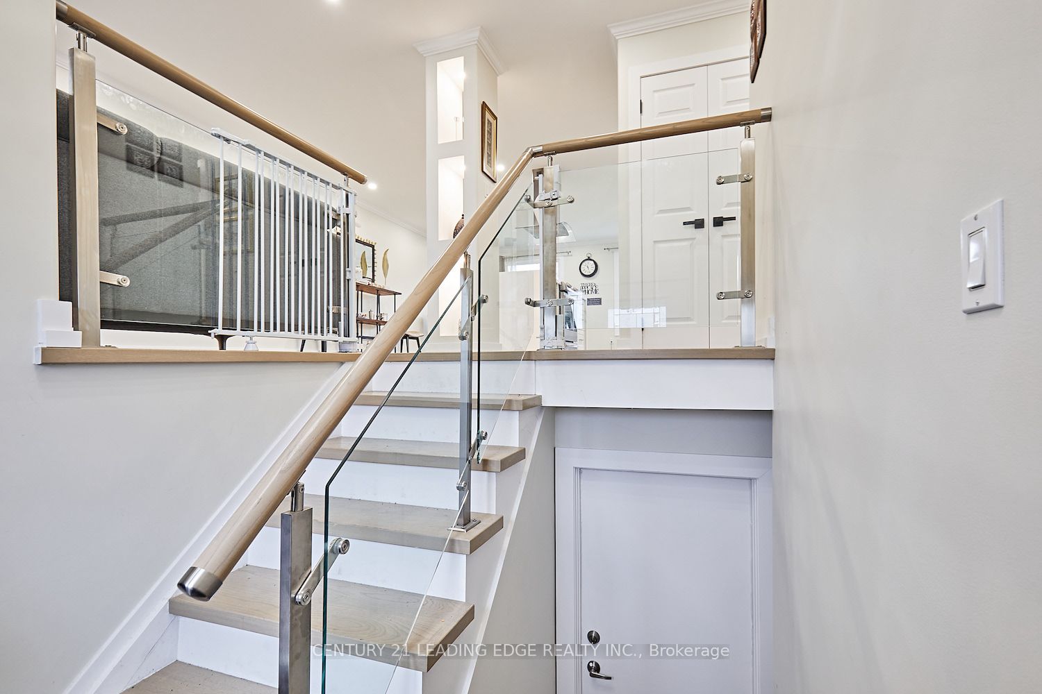 40 Waywell St, #Upper