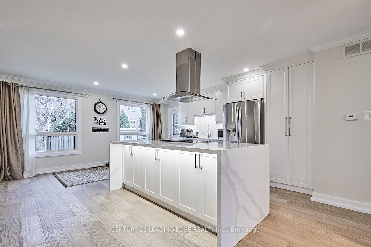 40 Waywell St, #Upper