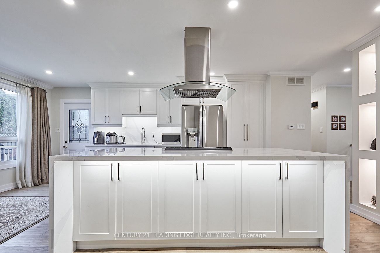 40 Waywell St, #Upper