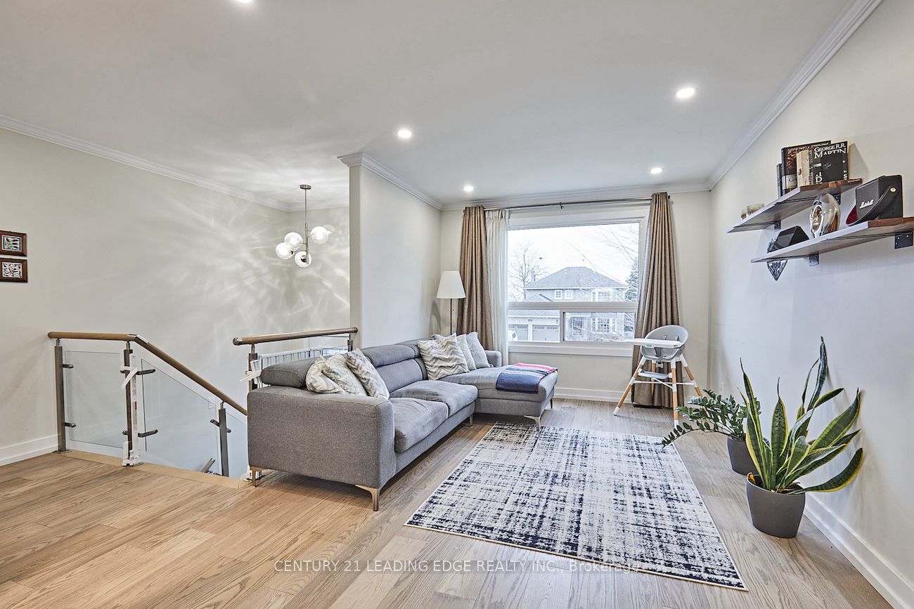 40 Waywell St, #Upper