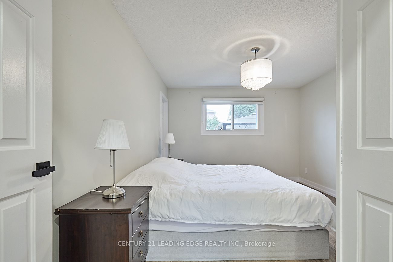 40 Waywell St, #Upper