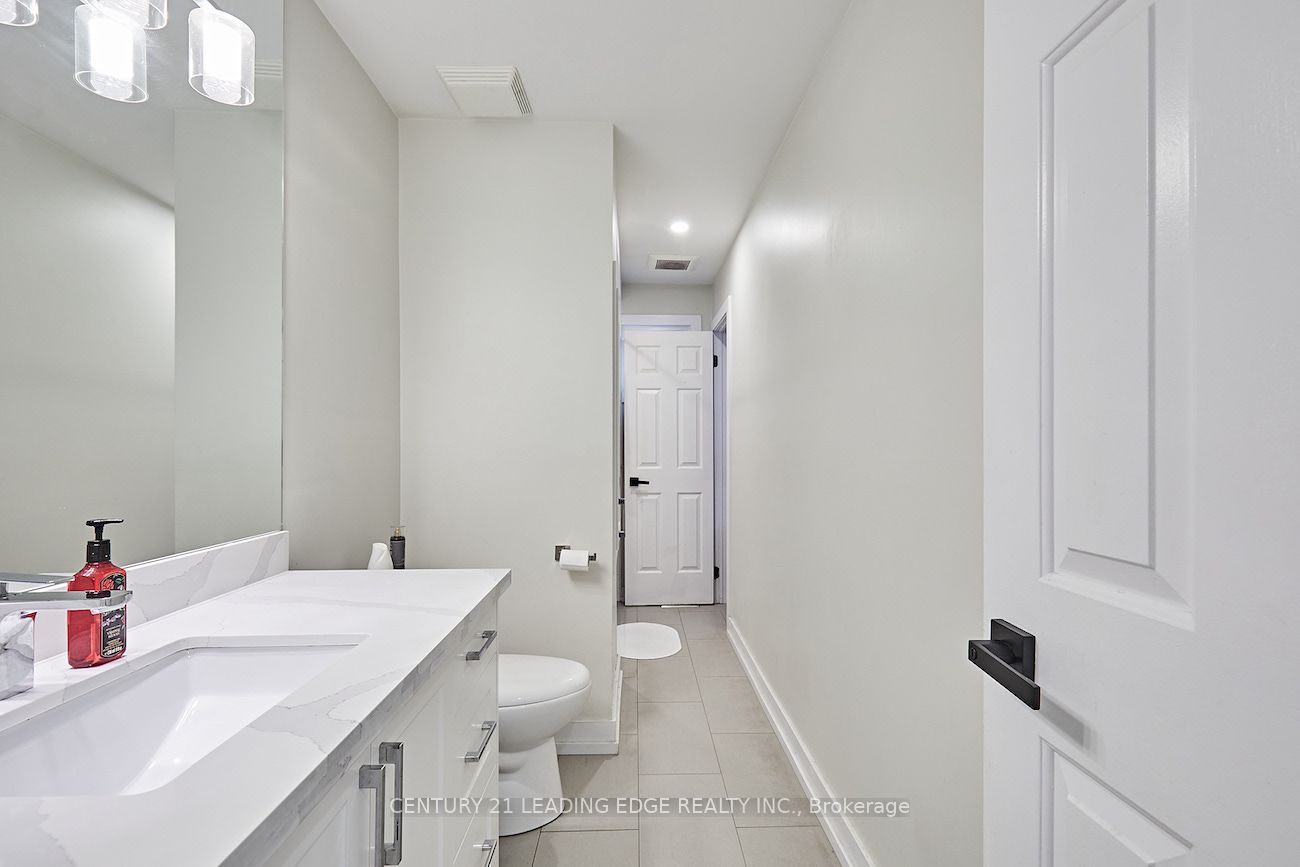 40 Waywell St, #Upper