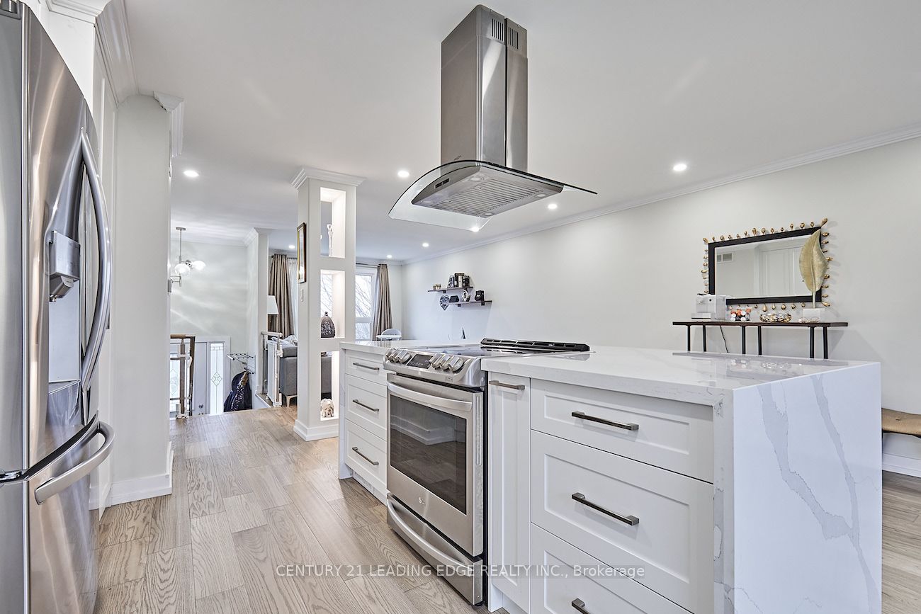 40 Waywell St, #Upper