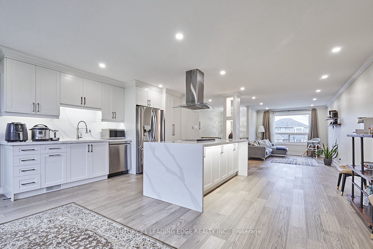 40 Waywell St, #Upper