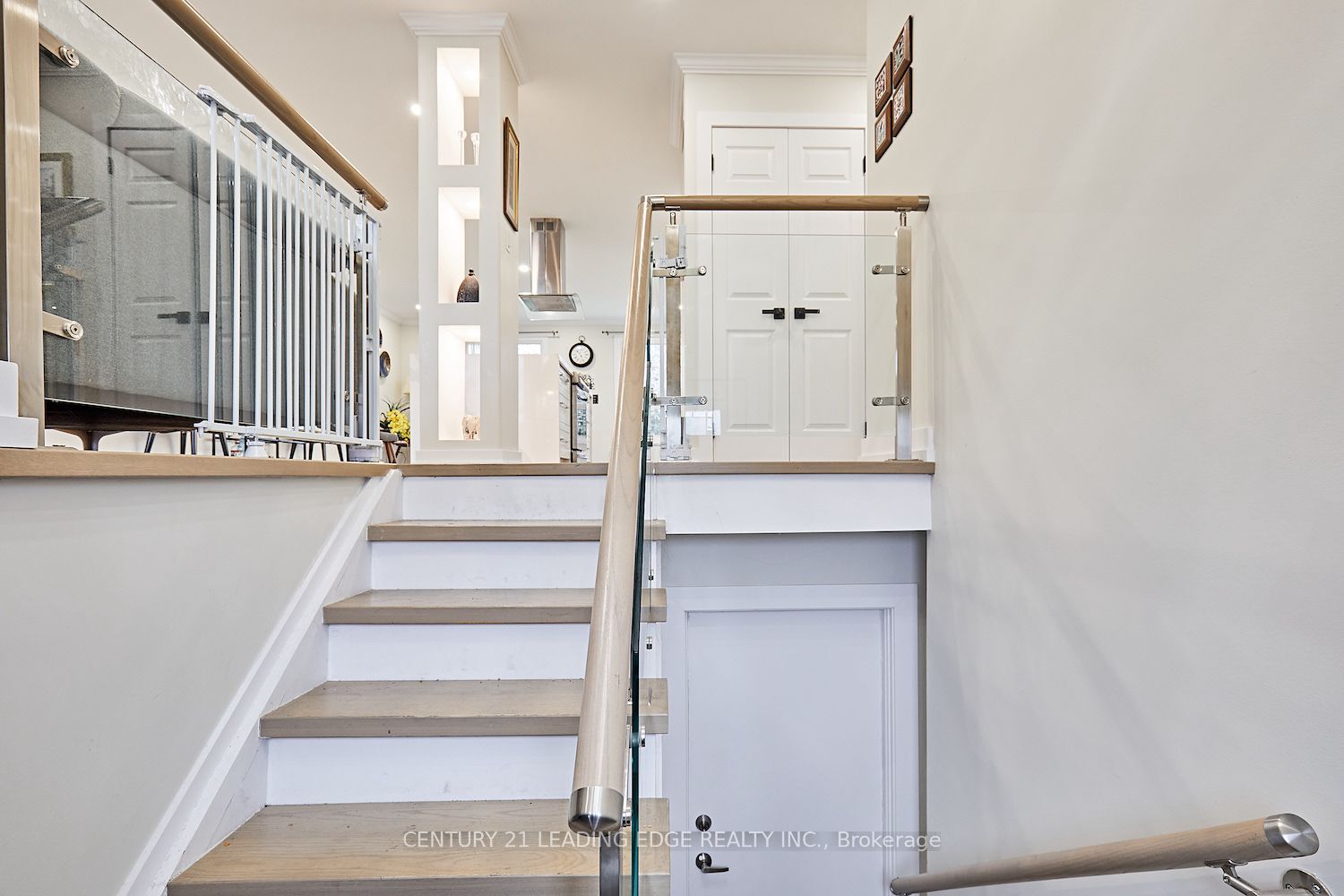 40 Waywell St, #Upper