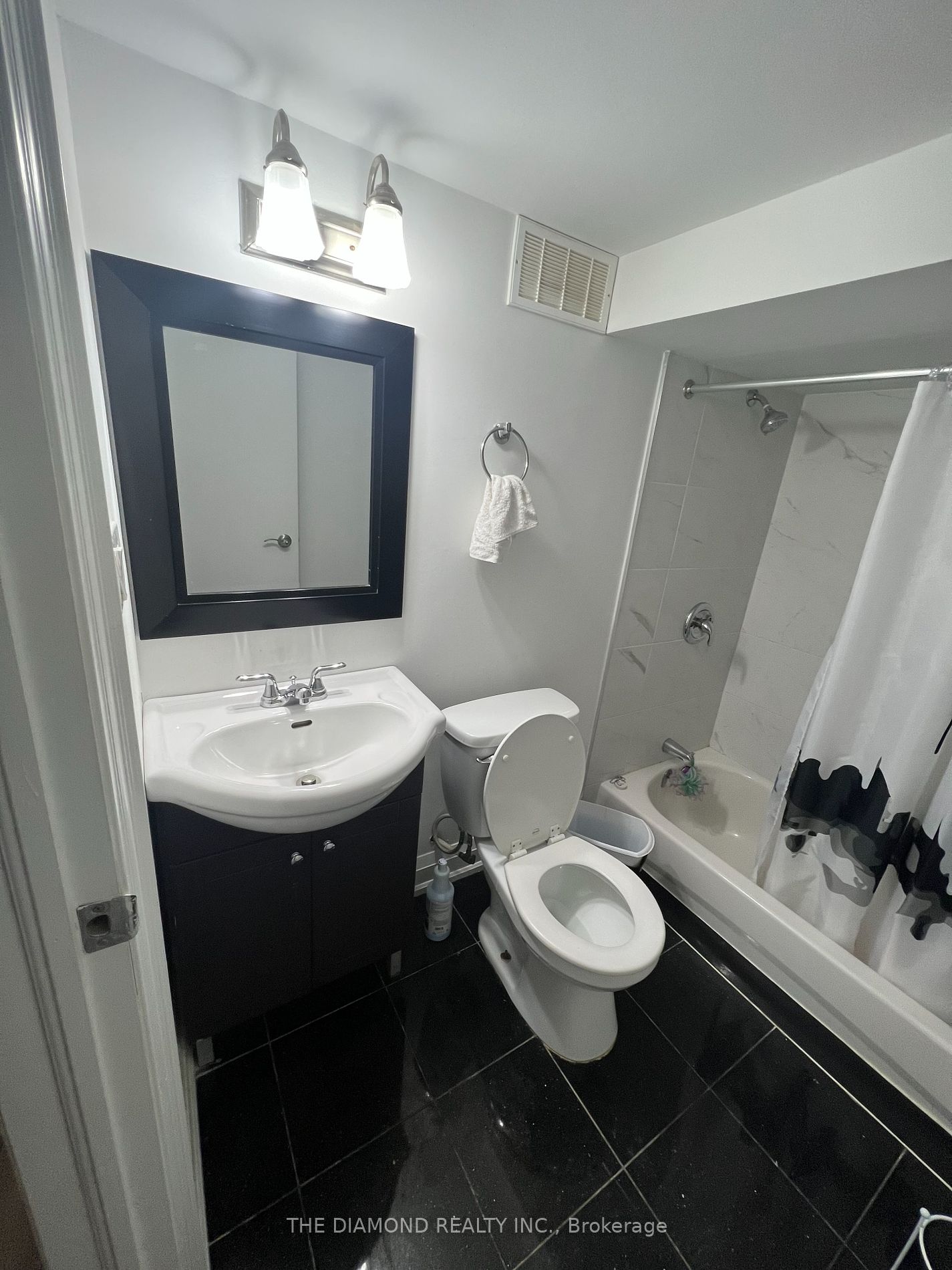 10 Compton Dr, #Bsmt
