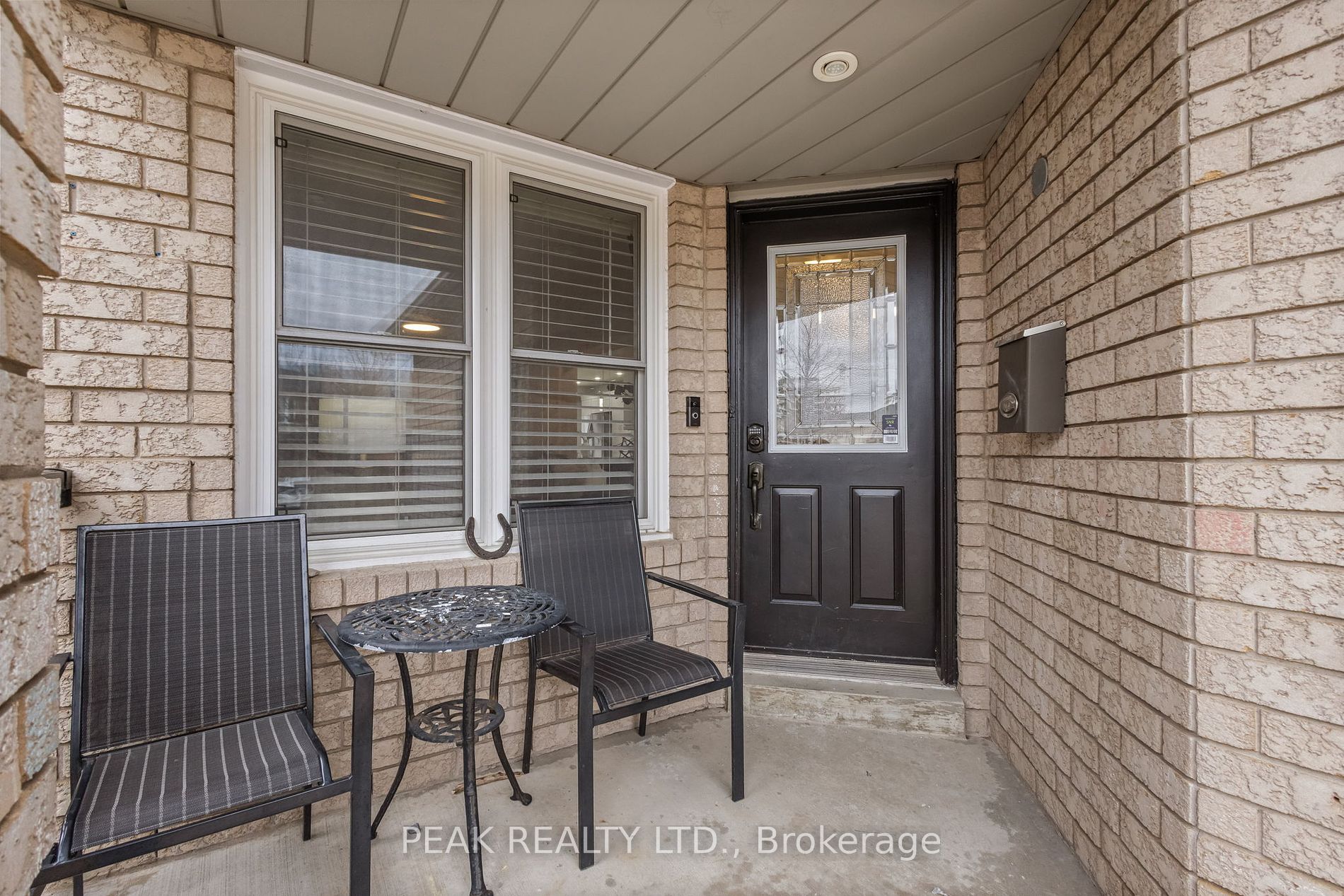 76 Fry Cres