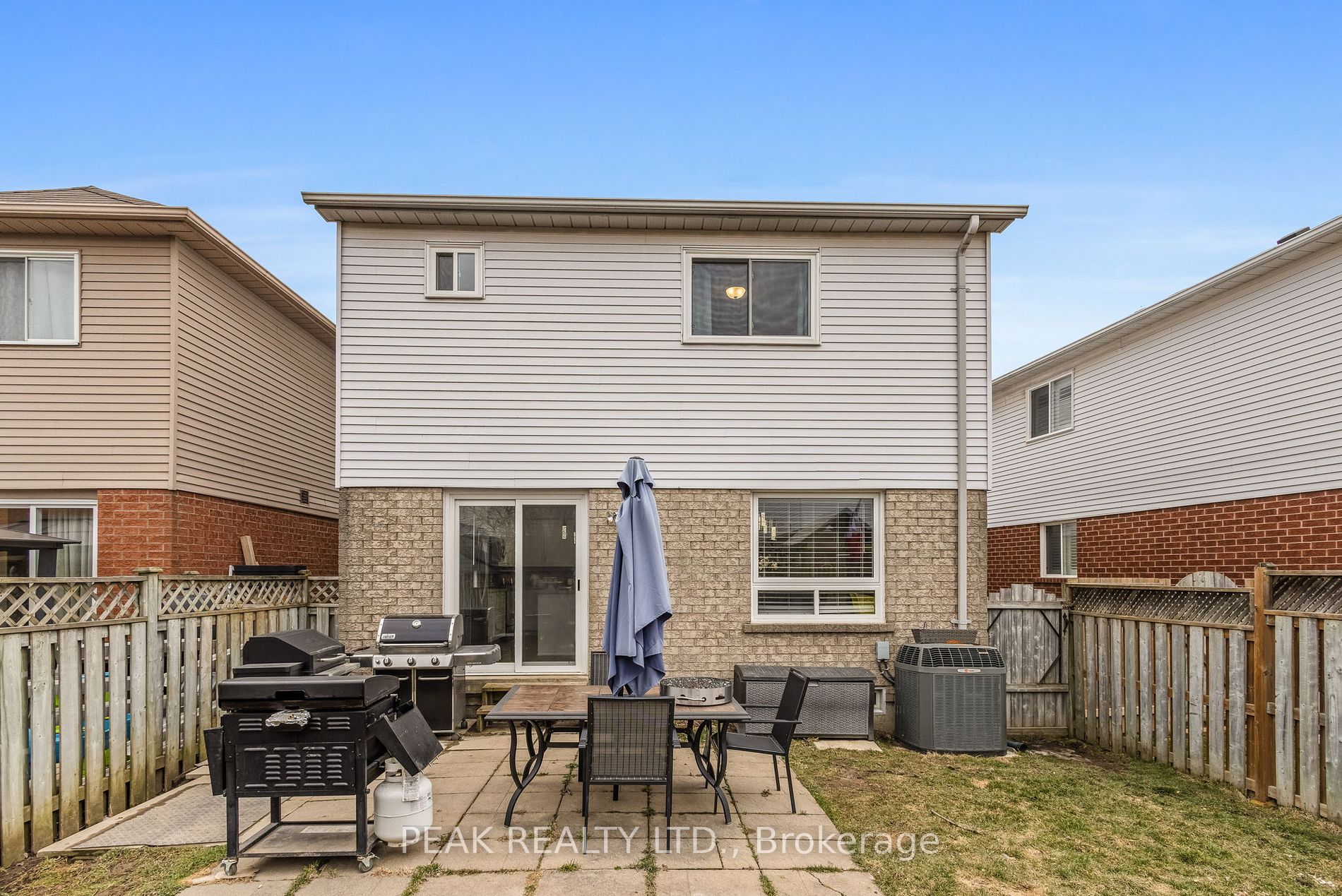 76 Fry Cres