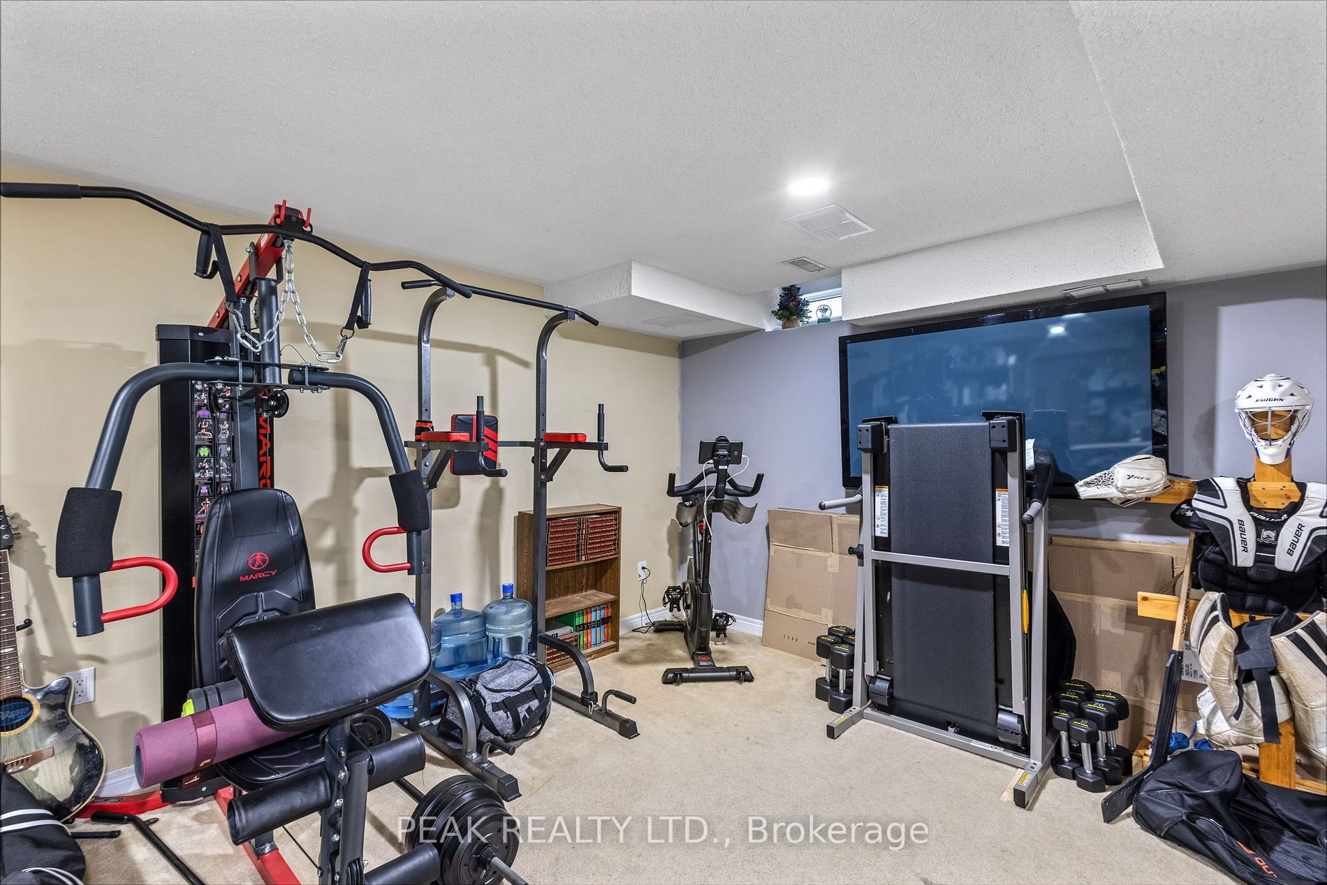 76 Fry Cres