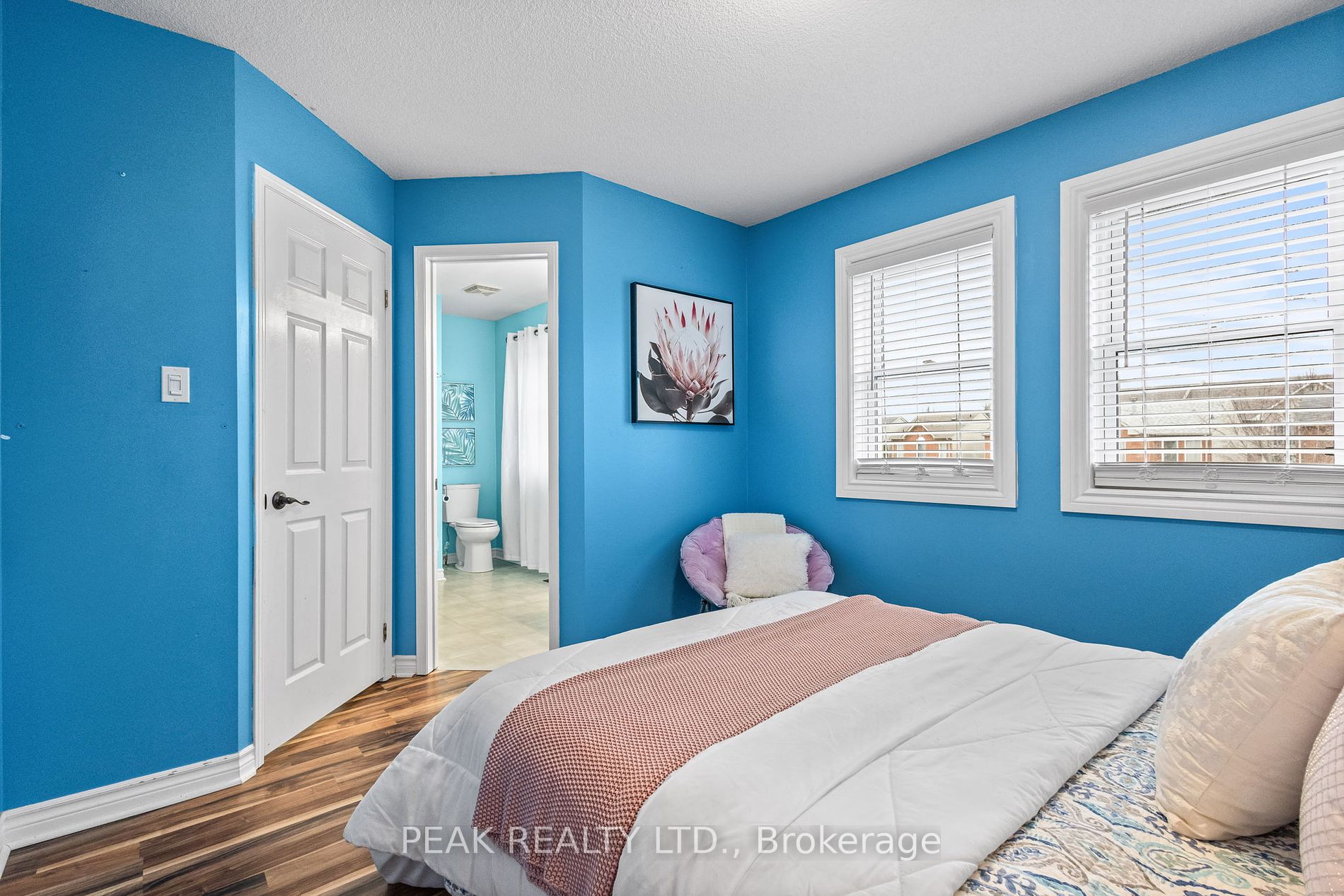 76 Fry Cres