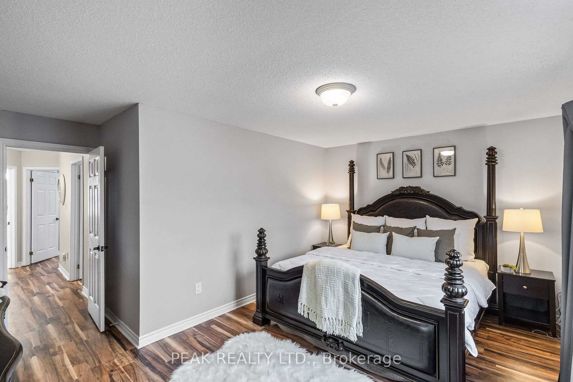 76 Fry Cres