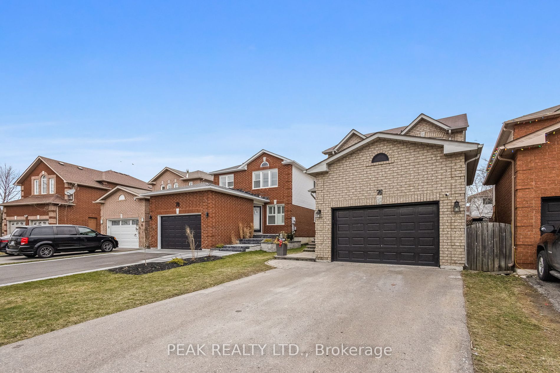 76 Fry Cres