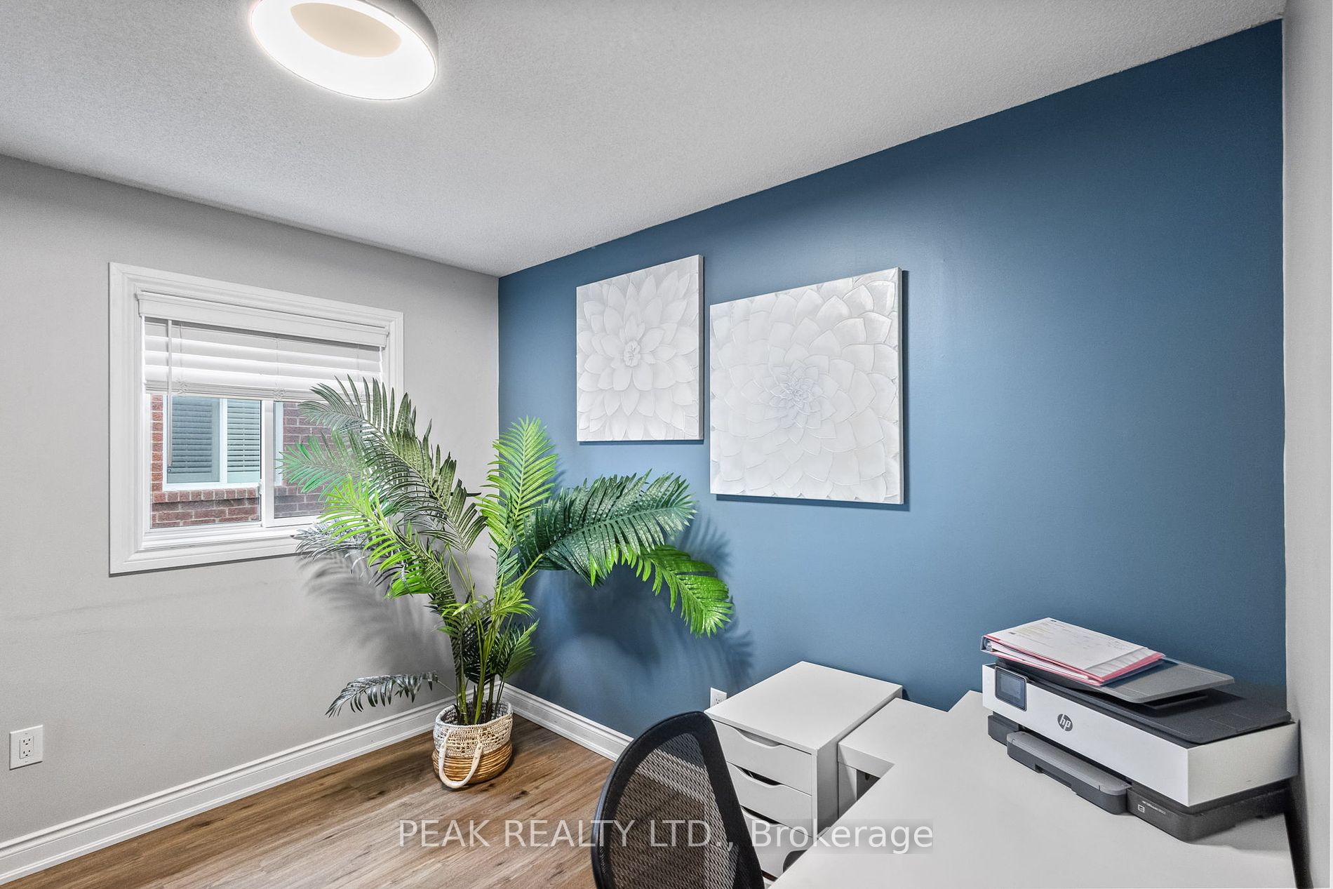 76 Fry Cres